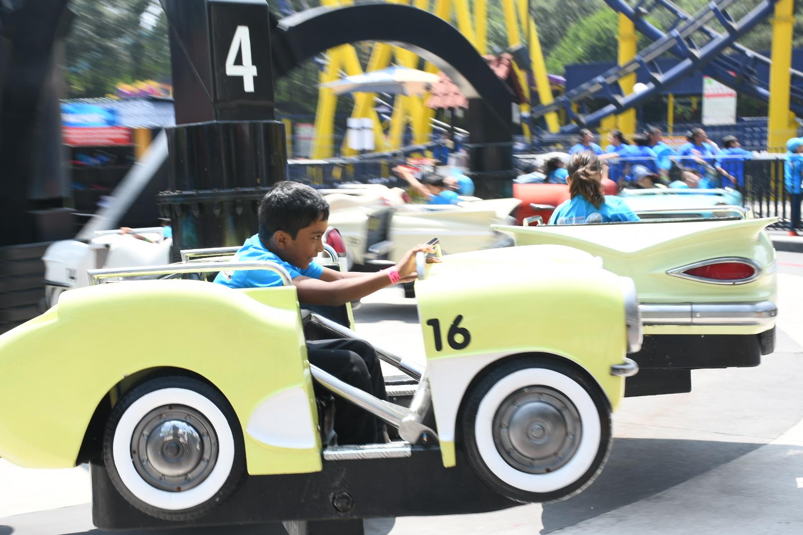 Curso de Verano 2026, Visita a Six Flags México
